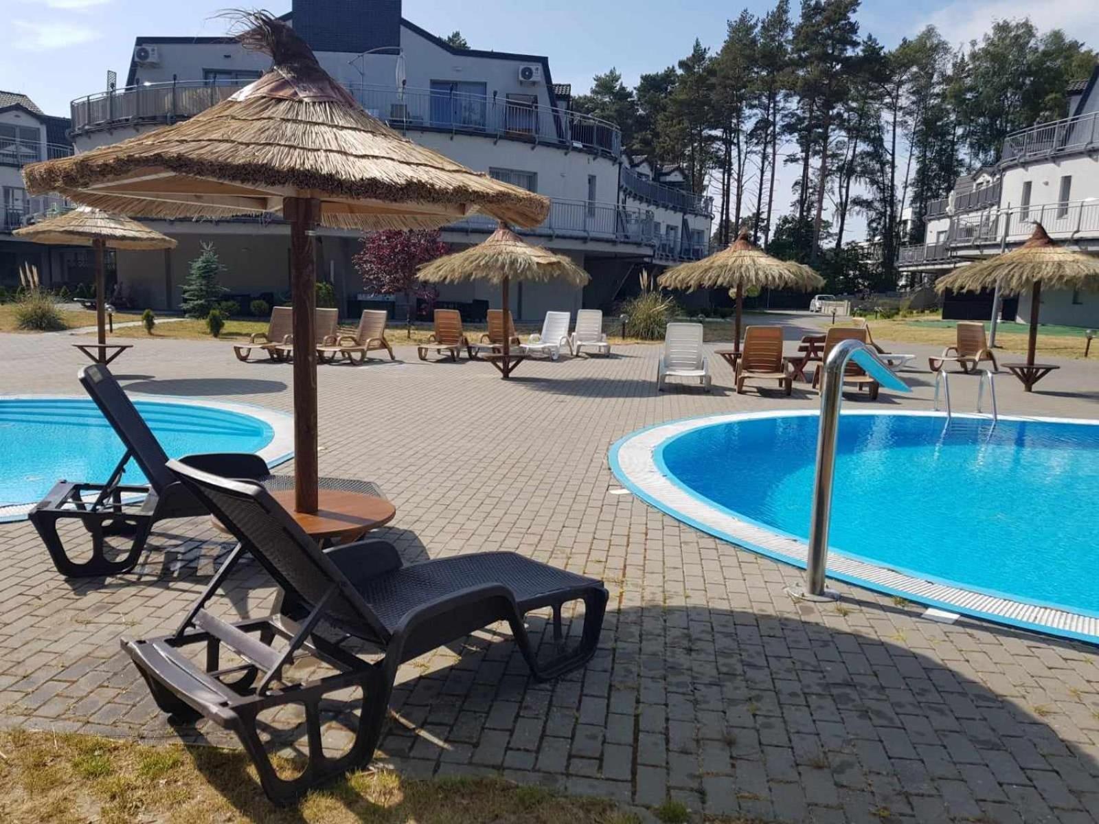 Romantyczny Apartament Happy 16 Basen & Kort Tenisowy, Ochrona 24 H - Dla Maksymalnie 6 Osob Pobierowo Buitenkant foto